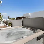Feriehus Home2book Lanzarote Sunset & Jacuzzi House *