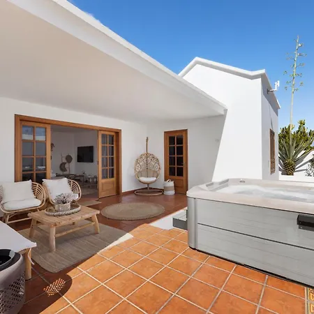 Semesterbostad Home2book Lanzarote Sunset & Jacuzzi House *