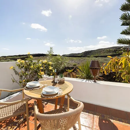 Home2book Lanzarote Sunset & Jacuzzi House Charco del Palo